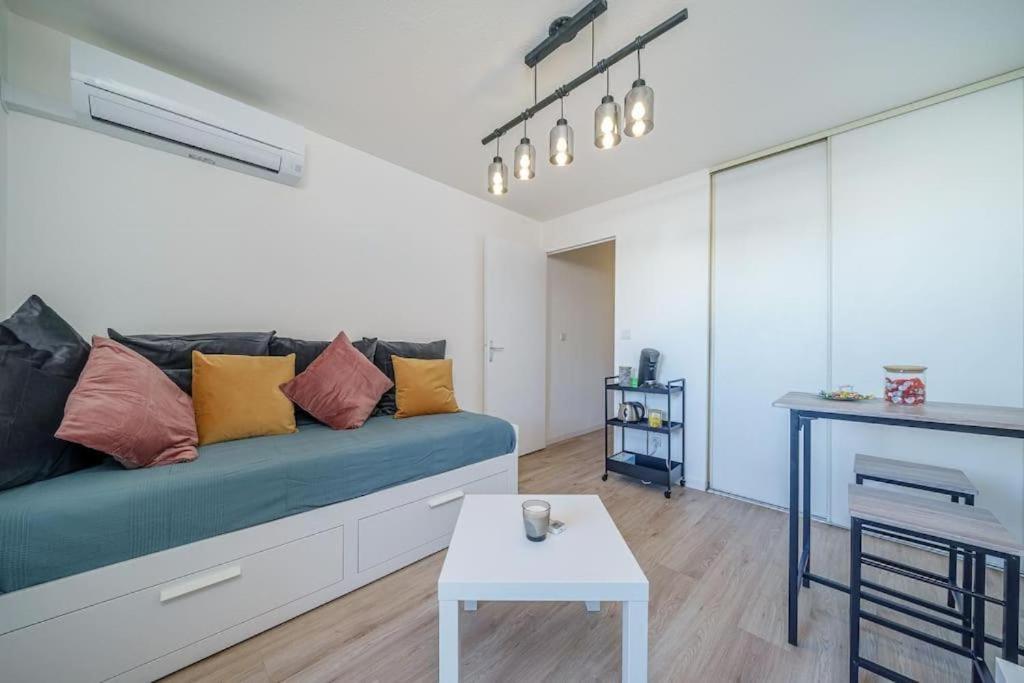 Appartement Climatise Avec Terrasse Tout Equipe A 5Min De La Gare St Charles Marseille Eksteriør billede