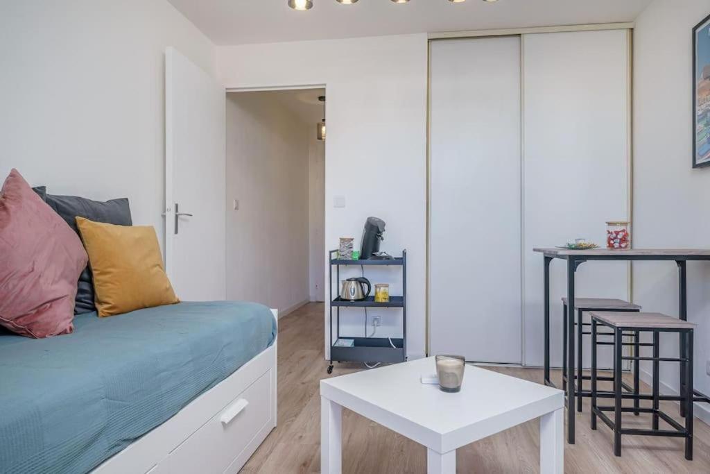 Appartement Climatise Avec Terrasse Tout Equipe A 5Min De La Gare St Charles Marseille Eksteriør billede